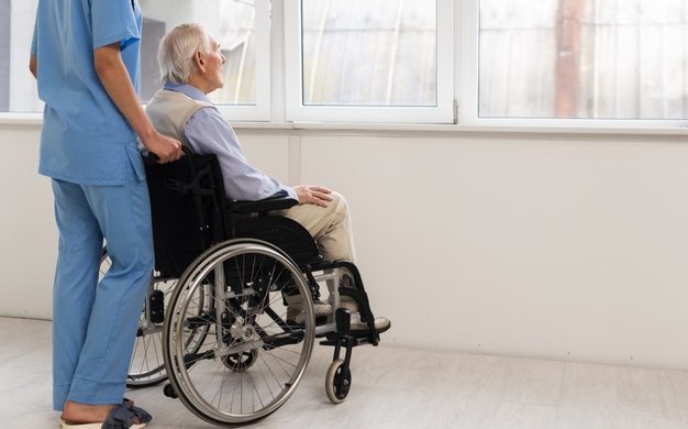 Tratamiento de lesiones relacionadas con la dependencia en paciente con enfermedad degenerativa demencial con dependencia severa